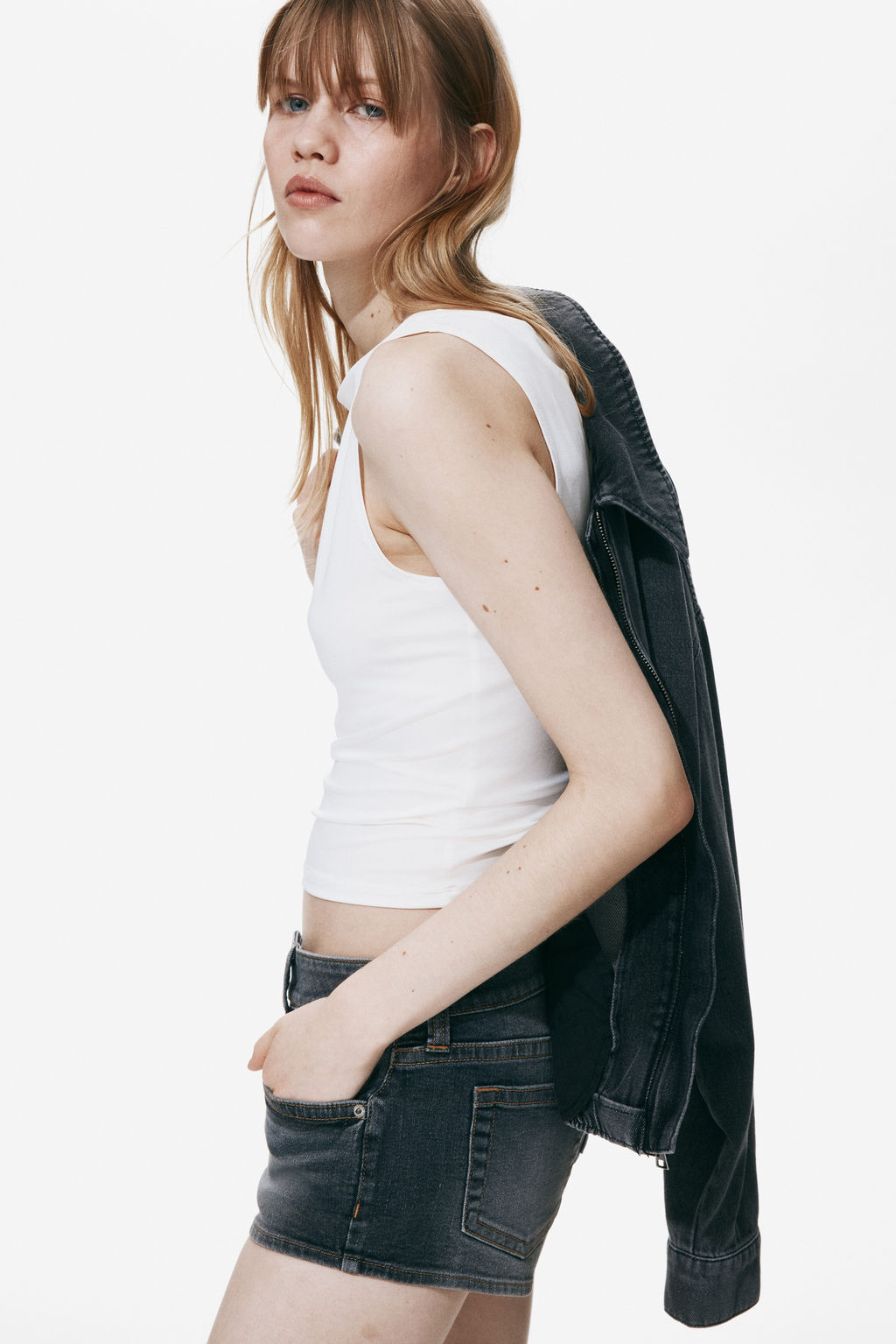 Minishorts denim de talle bajo - H&m фото 4
