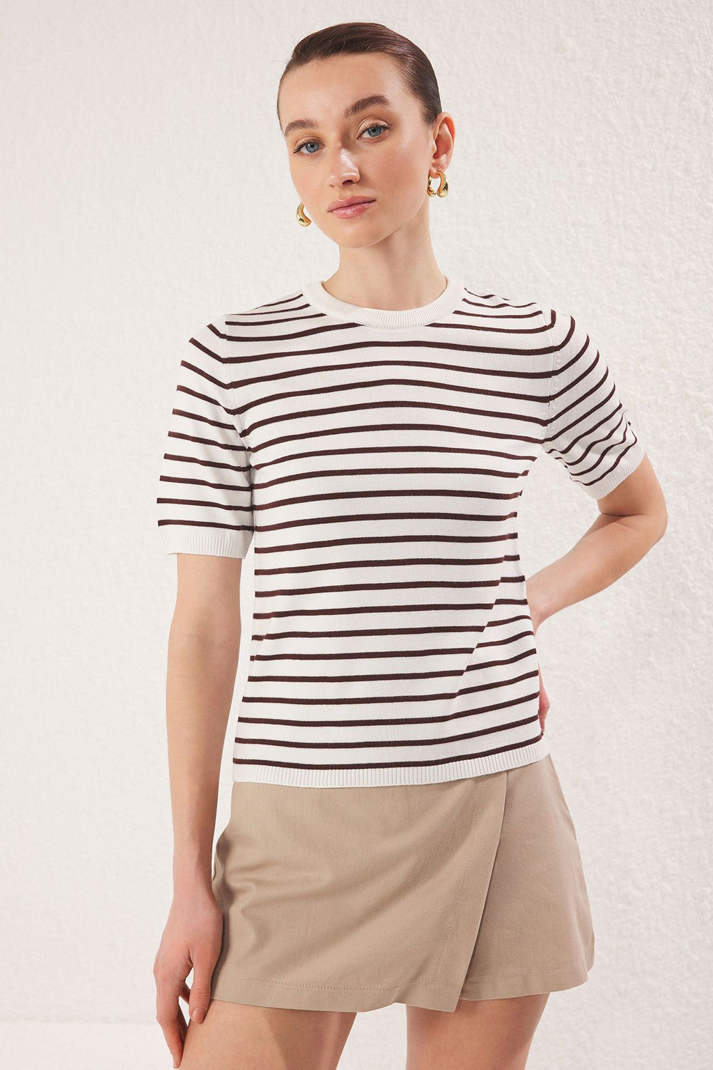 Trendyolmilla Ekru Cizgili Basic Viskon Kar?s?ml? Triko Ince Bluz TWOSS25BZ00488  фото 6