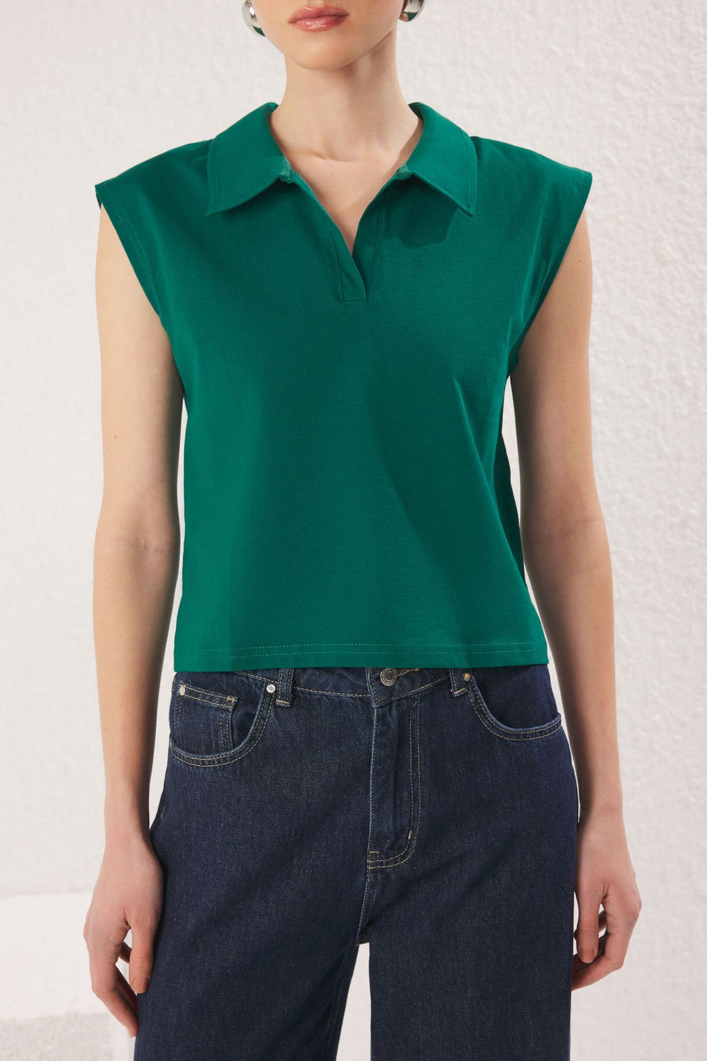 Zumrut Yesili Kal?n Pamuklu Polo Yaka Regular/Normal Kal?p Orme T-Shirt TWOSS24TS00075