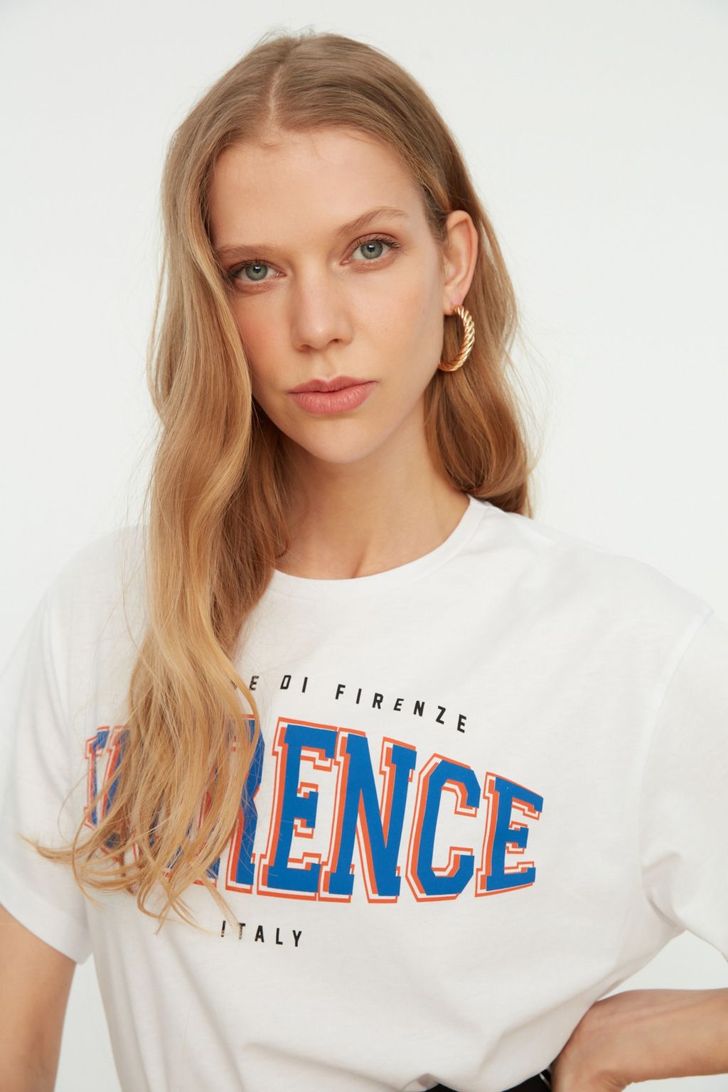 TRENDYOLMILLA Beyaz %100 Pamuk Bisiklet Yaka Bask?l? Oversize/Genis Kal?p Orme T-Shirt TWOSS22TS0994  фото 8