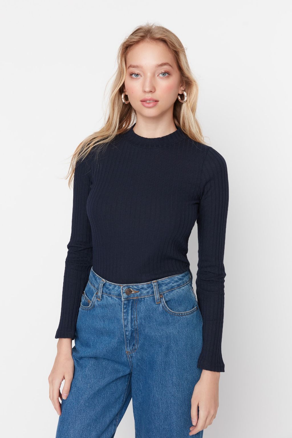 Trendyolmilla Siyah Dik Yaka Fitilli Esnek Fitted/Vucuda Oturan Orme Bluz TWOAW20BZ0200 фото 8