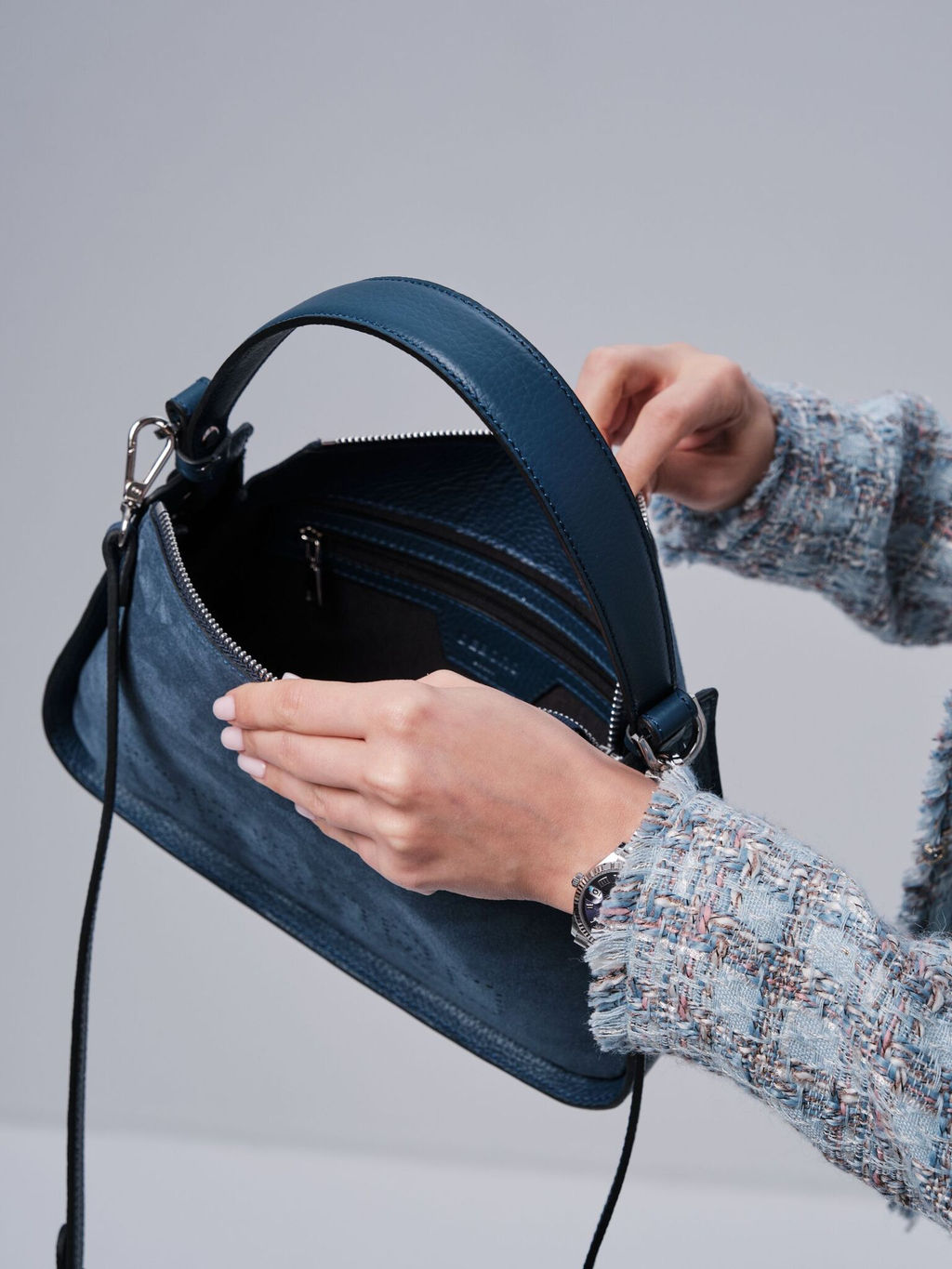 Сумка замшевая на плечо Deboro 30790 синяя волна