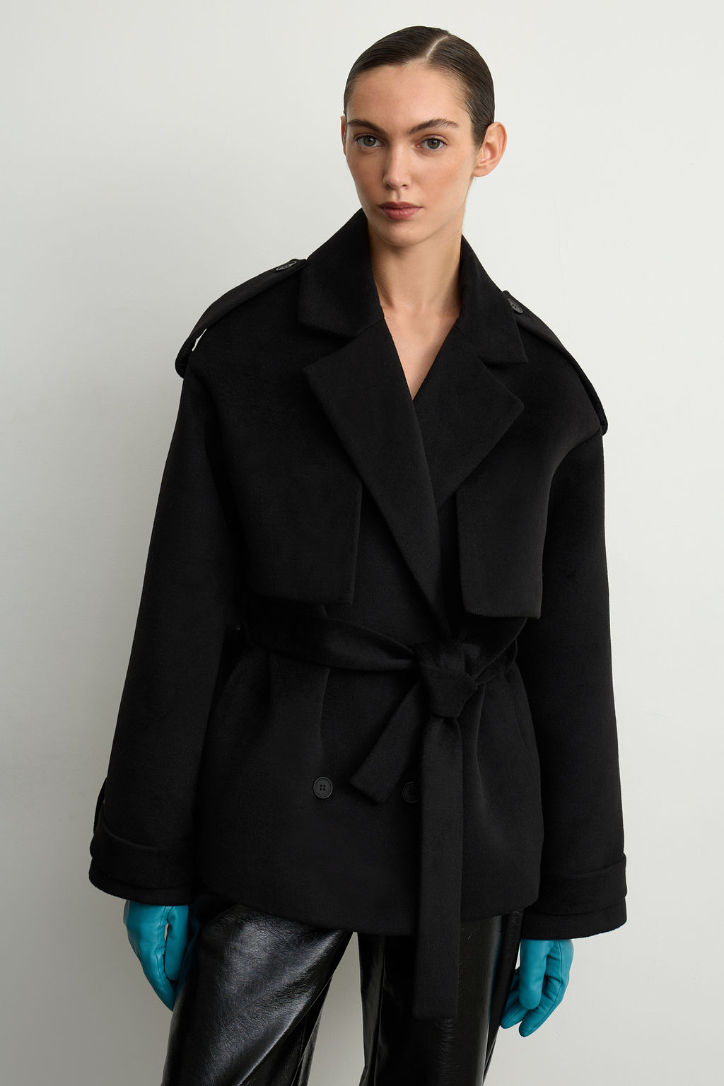 Полупальто с поясом и отлетной кокеткой - Mollis фото 3