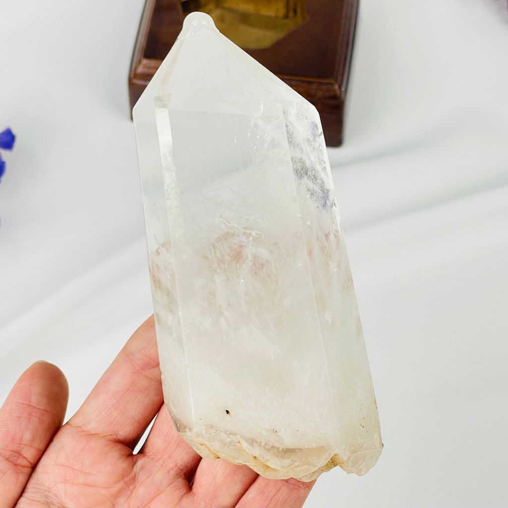 Кристалл из Горного Хрусталя на подставке