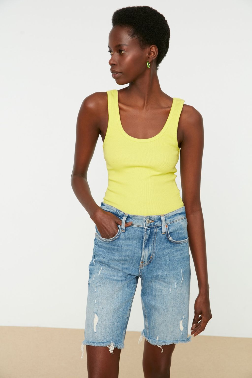 Sar? Fitted/Vucuda Oturan Havuz Yaka Fitilli Esnek Orme Atlet TWOSS22AL0042