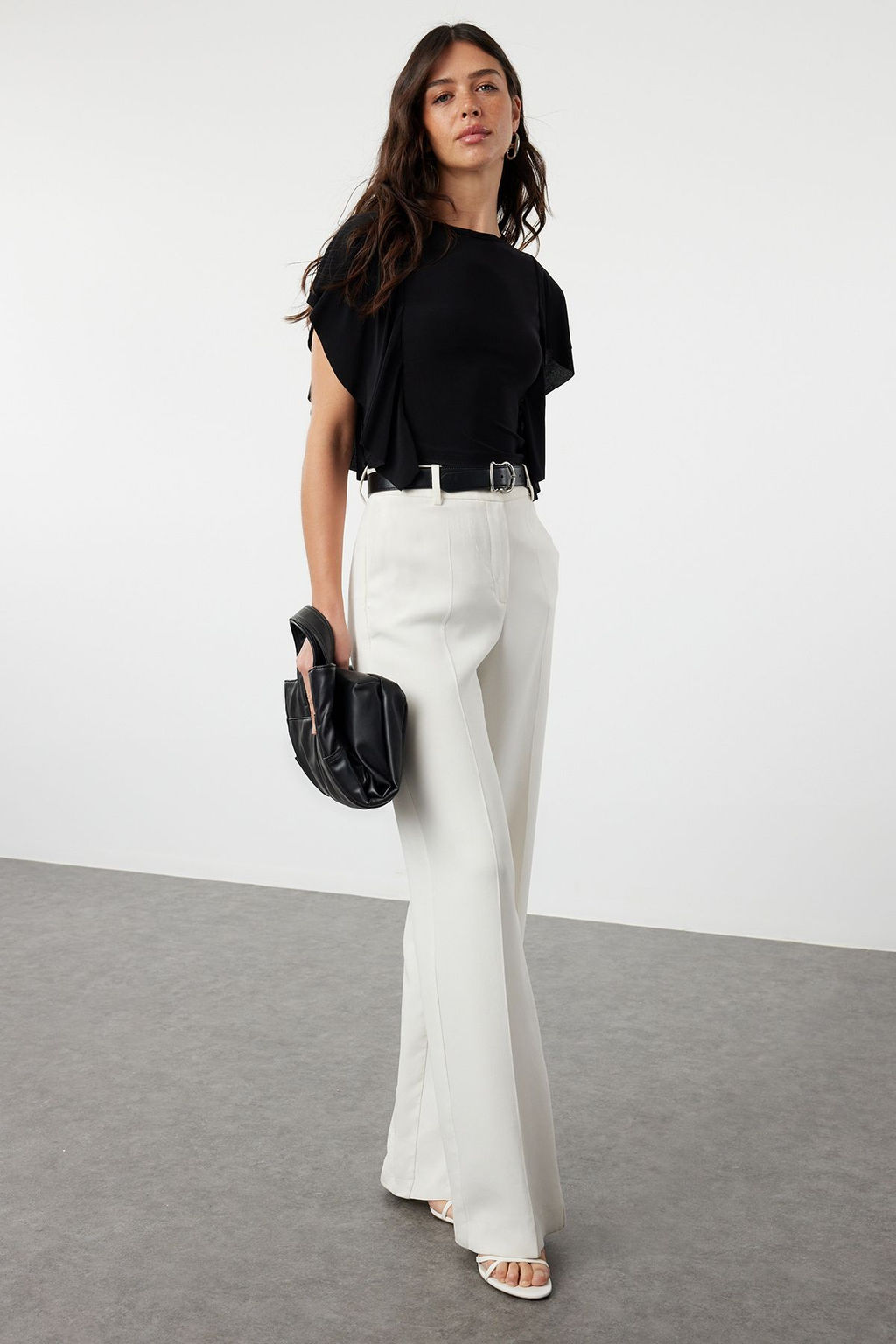 Trendyolmilla Siyah Kollar? F?rf?r Detayl? Bisiklet Yaka Esnek Orme Bluz TWOSS24BZ00636  фото 3