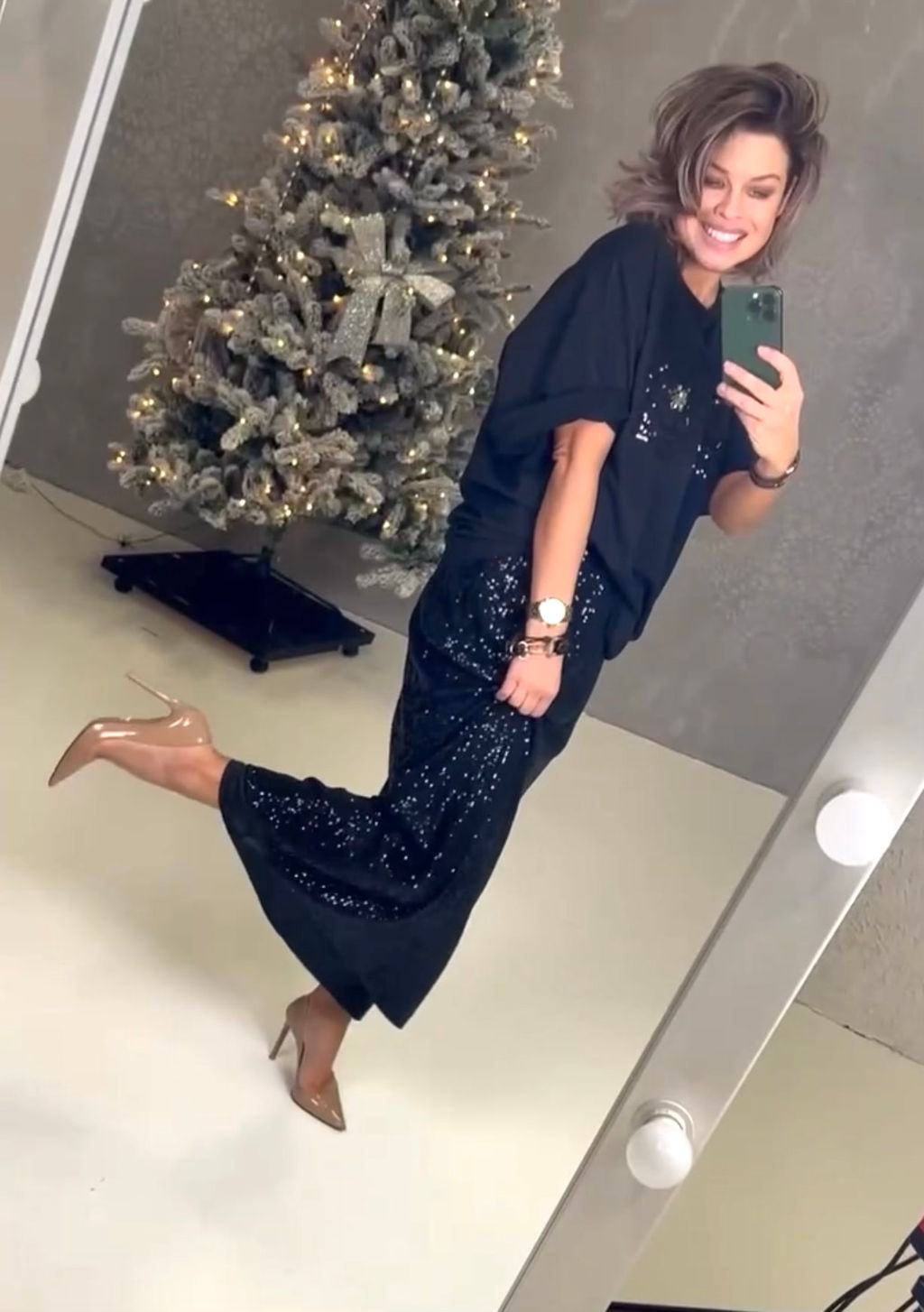 Футболка с вышивкой из паейток 5814 - Soda фото 7