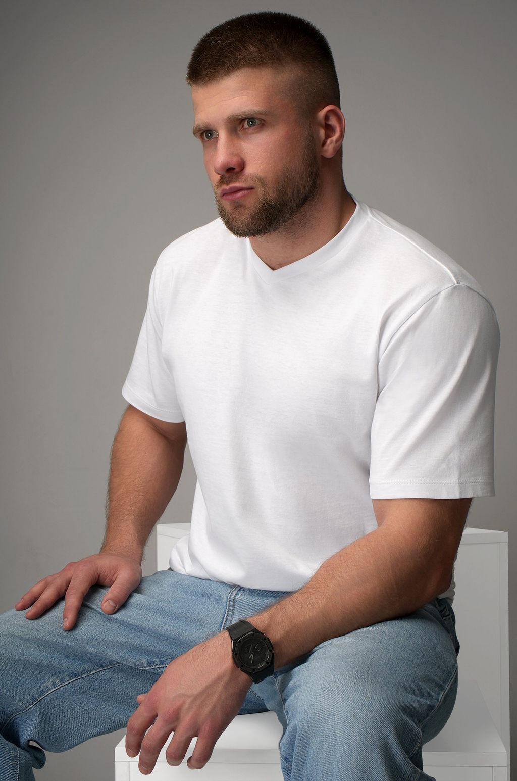 Мужская футболка больших размеров c V-вырезом Happyfox