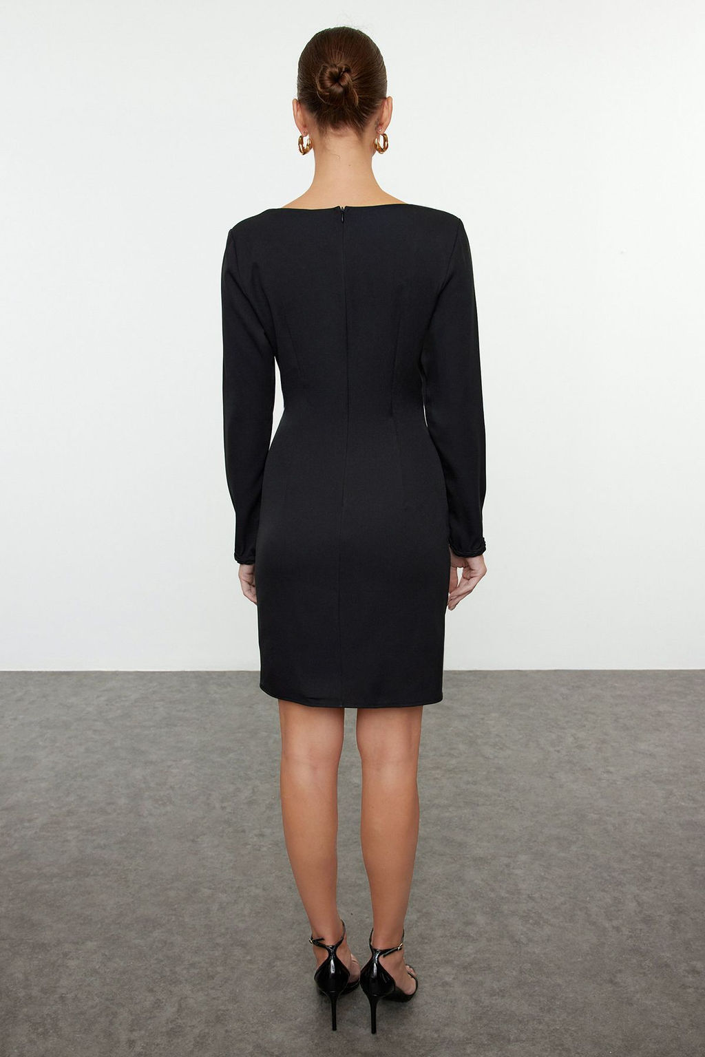 Siyah Vucudu Saran Orgu Detayl? Kare Yaka Mini Dokuma Elbise TWOAW25EL00331 - Trendyolmilla фото 5