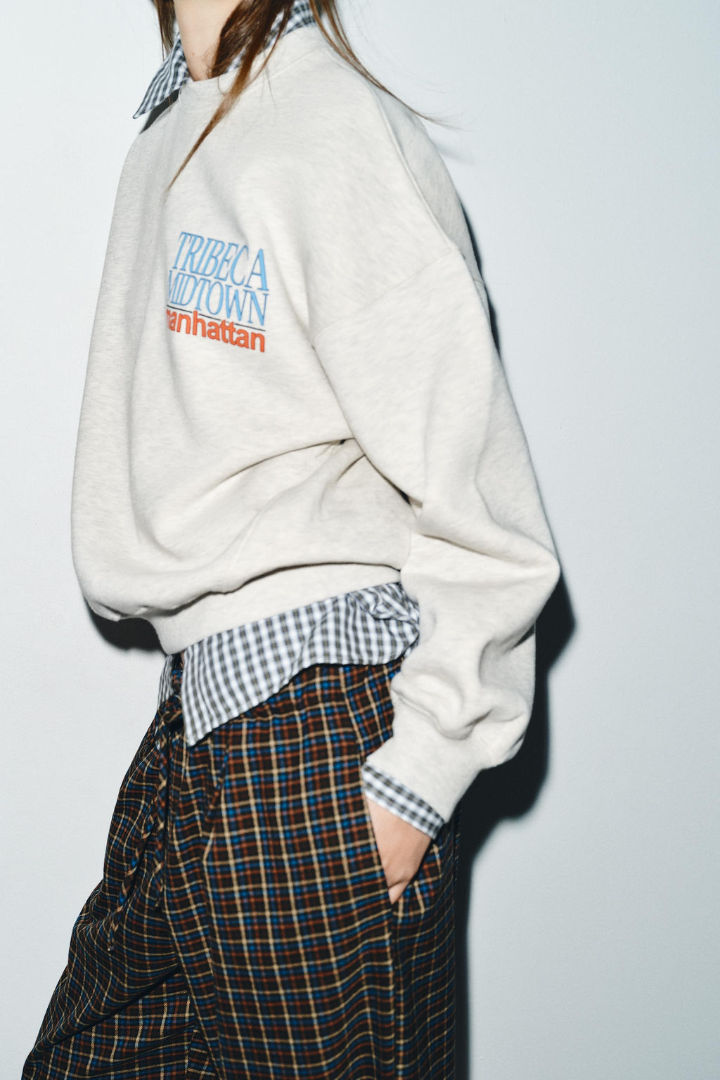 SWEATSHIRT WITH CONTRAST SLOGAN