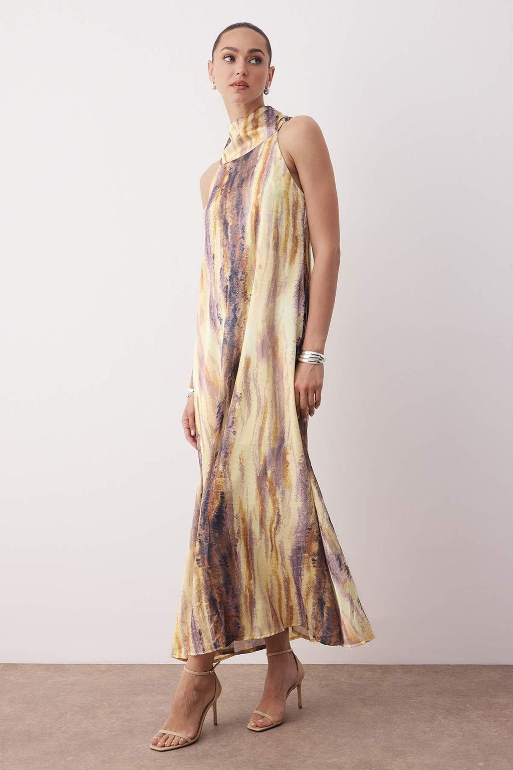 Sar? Batik Desenli Shift Rahat Kesim Saten Dokuma Elbise TWOSS25EL00880