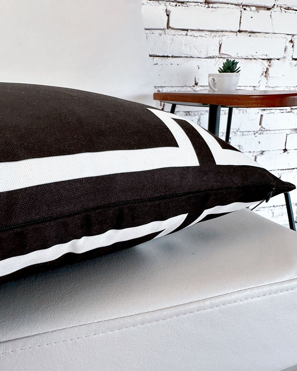 Декоративная наволочка P018