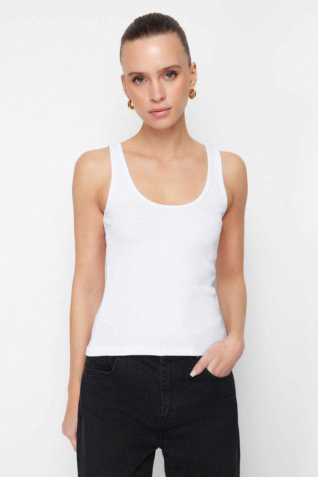 TRENDYOLMILLA Siyah-Beyaz Fitted/Vucuda Oturan Havuz Yaka Fitilli Esnek Orme Atlet TWOSS24AL00050 фото 11