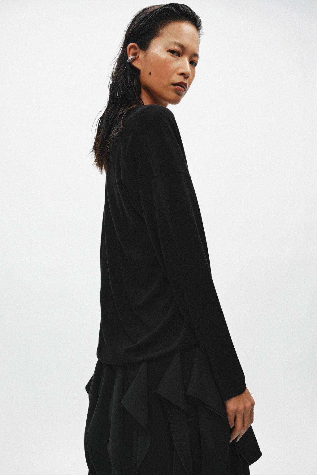 JERSEY PUNTO FINO ESCOTE PICO / Negro - Zara фото 3