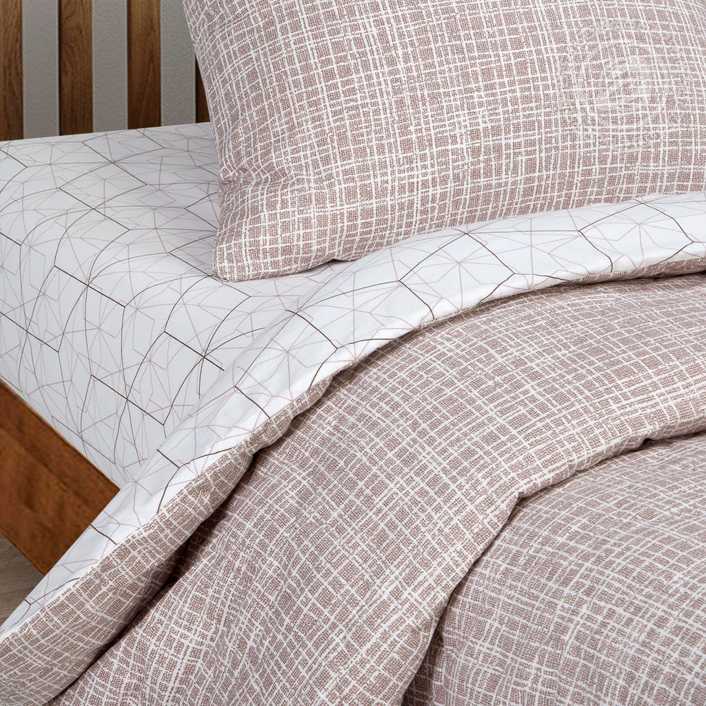 Постельное белье Кардинал (поплин зима-лето) 2 сп. с Евро/Пододеяльник стеганый (молния): 1 шт. - 215*175; Простыня: 1 шт. - 215*240; Наволочка (клапан): 2 шт. - 70*70; Зима - лето