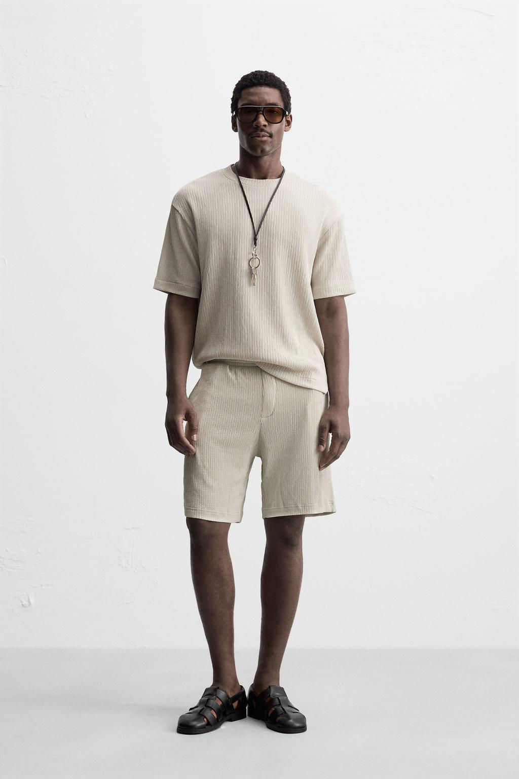 IRREGULAR TEXTURED BERMUDA SHORTS