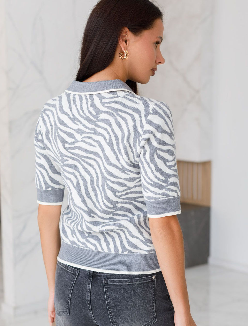 D39.361 Джемпер женский серый