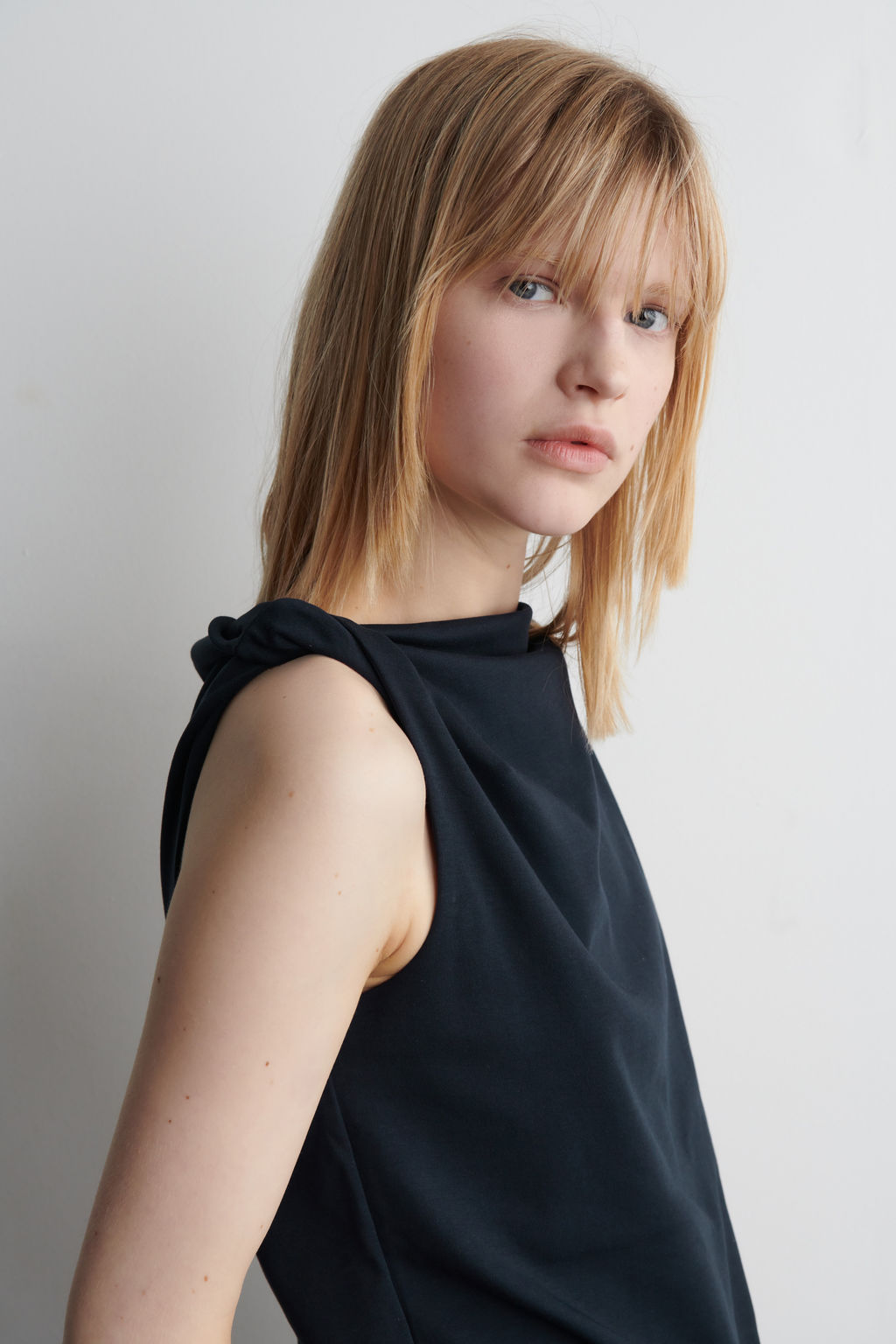 TOP DE ALGOD?N CON DETALLE RETORCIDO - H&m фото 6