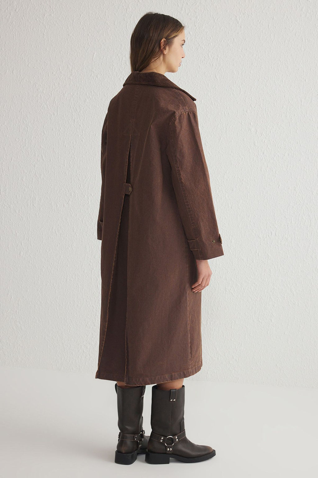 Kahverengi Kaplamal? Yaka Detayl? Oversize Uzun Trenckot TWOSS25TR00002 - Trendyolmilla фото 4