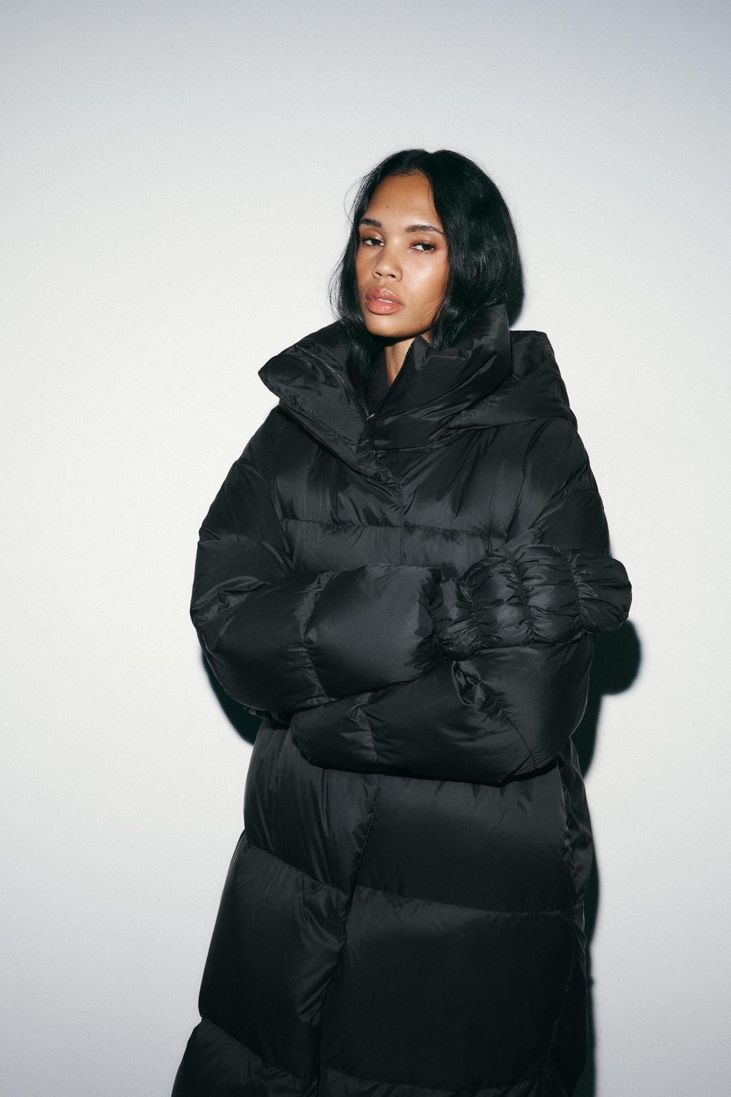 WATER-REPELLENT LONG DOWN PUFFER JACKET WITH HOODIE AND GLOVES - Zara фото 2