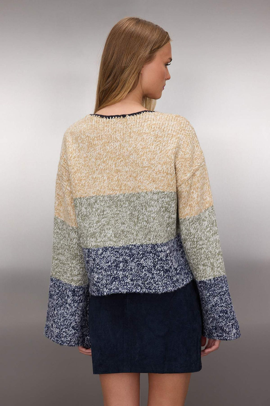 Indigo Dugme Detayl? Crop Yumusak Dokulu Genis Kal?p Renk Bloklu Triko H?rka TWOAW26HI00011 - Trendyolmilla фото 4