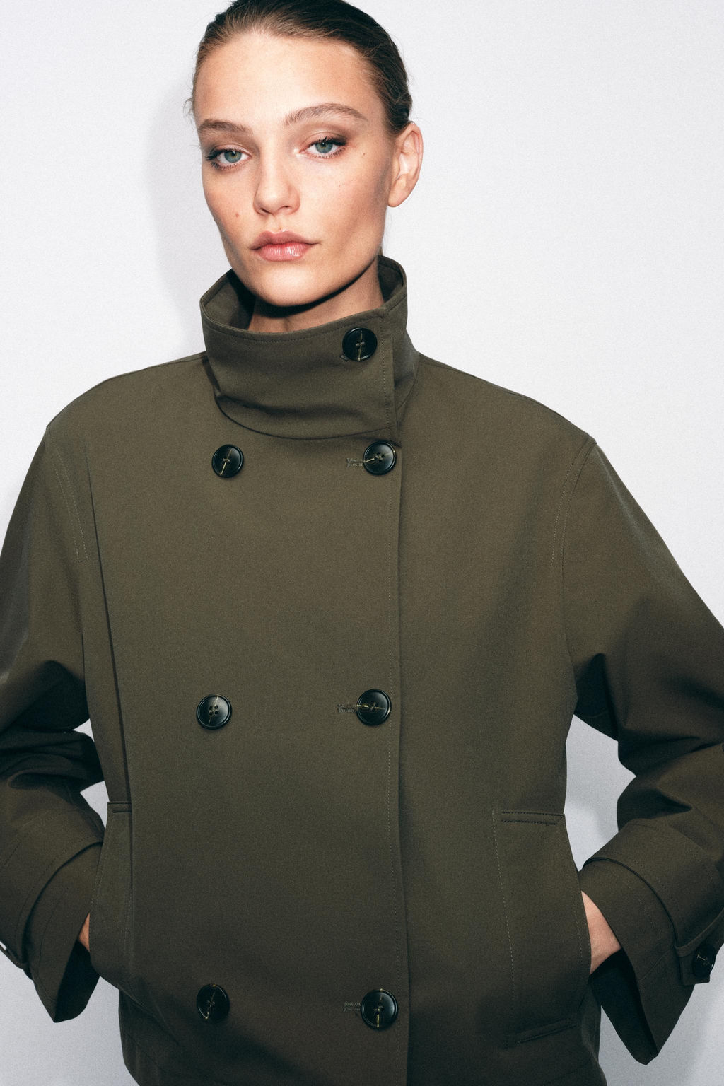 TRENCH CORTA CRUZADA / Khaki oscuro - Zara фото 4