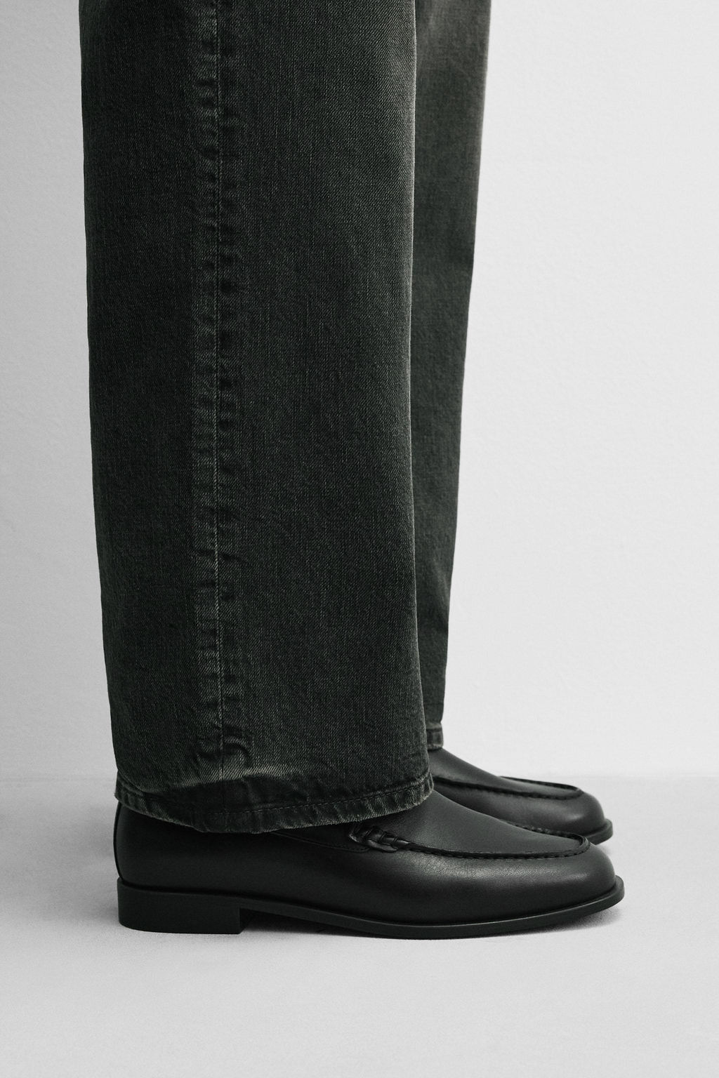 SMART LEATHER LOAFERS