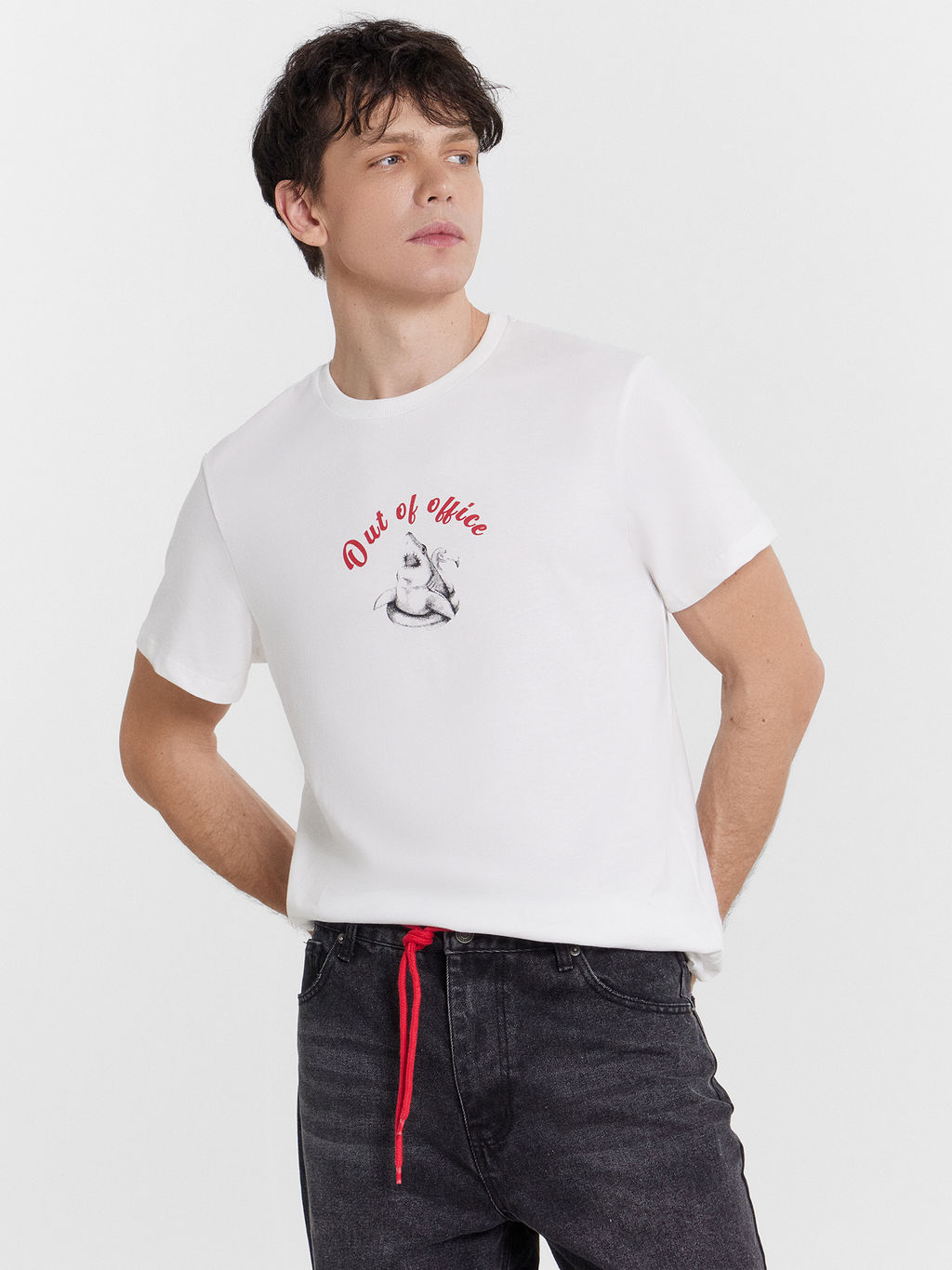 Футболка мужская белая Out of office - Mark formelle фото 5