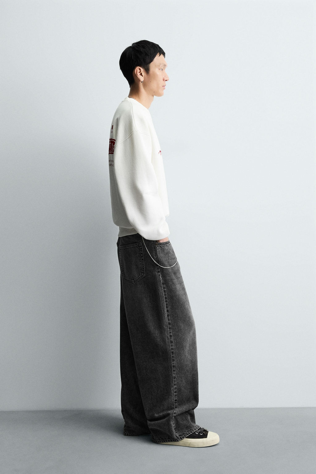 PRINTED SLOGAN SWEATSHIRT