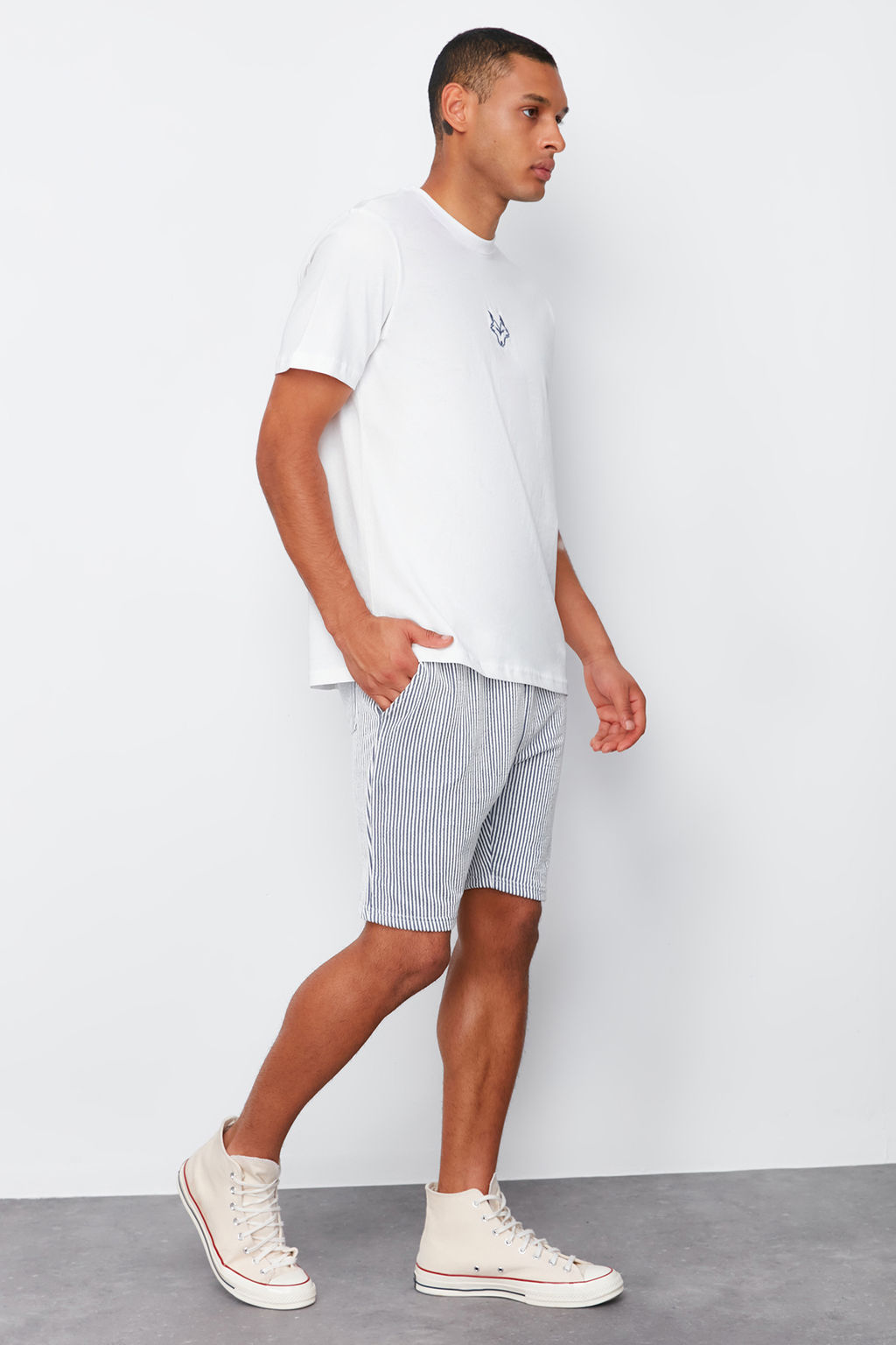 TRENDYOL MAN Lacivert Cizgili Regular/Normal Kesim Sort TMNSS24SR00065 - Trendyolmilla фото 2
