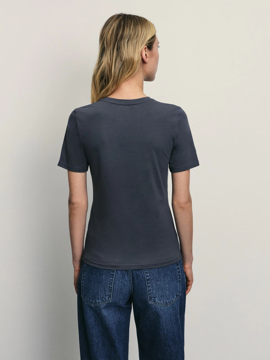 Базовая футболка из эластичного хлопка / Zarina  фото 5