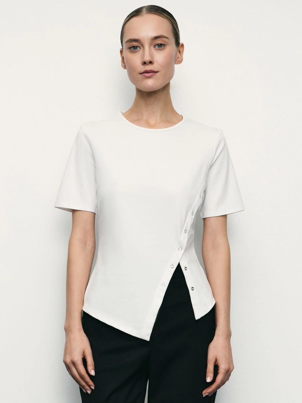 Футболка ассиметричного кроя на кнопках / Zarina  фото 3