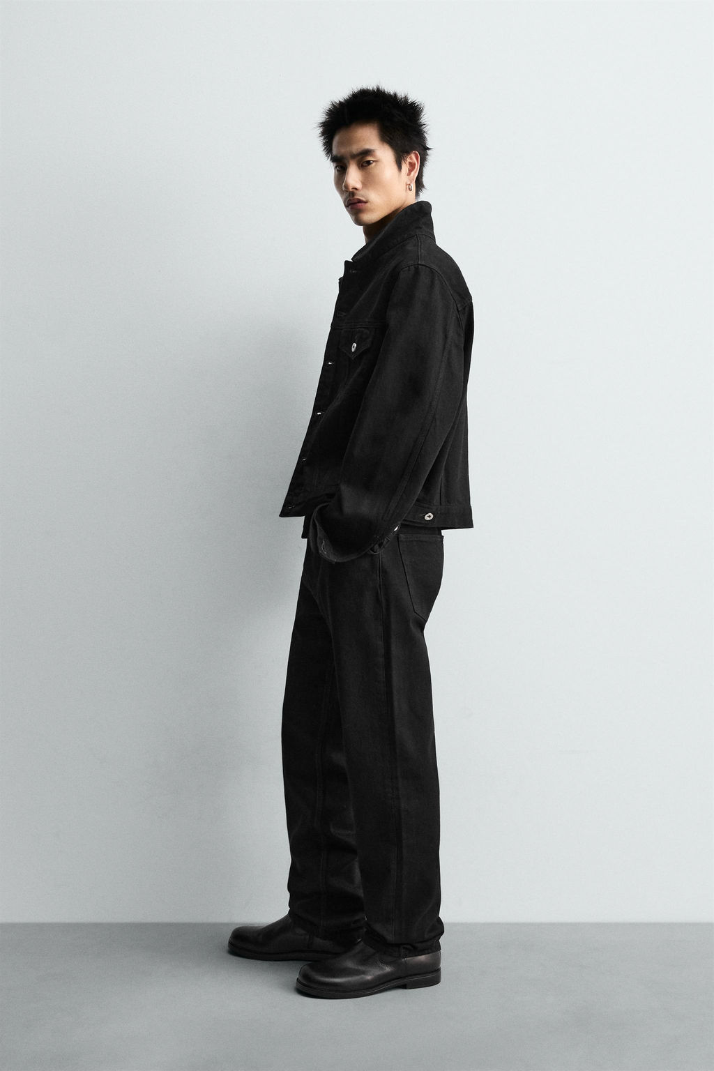 LIMITED EDITION CROPPED FIT DENIM JACKET - Zara фото 4