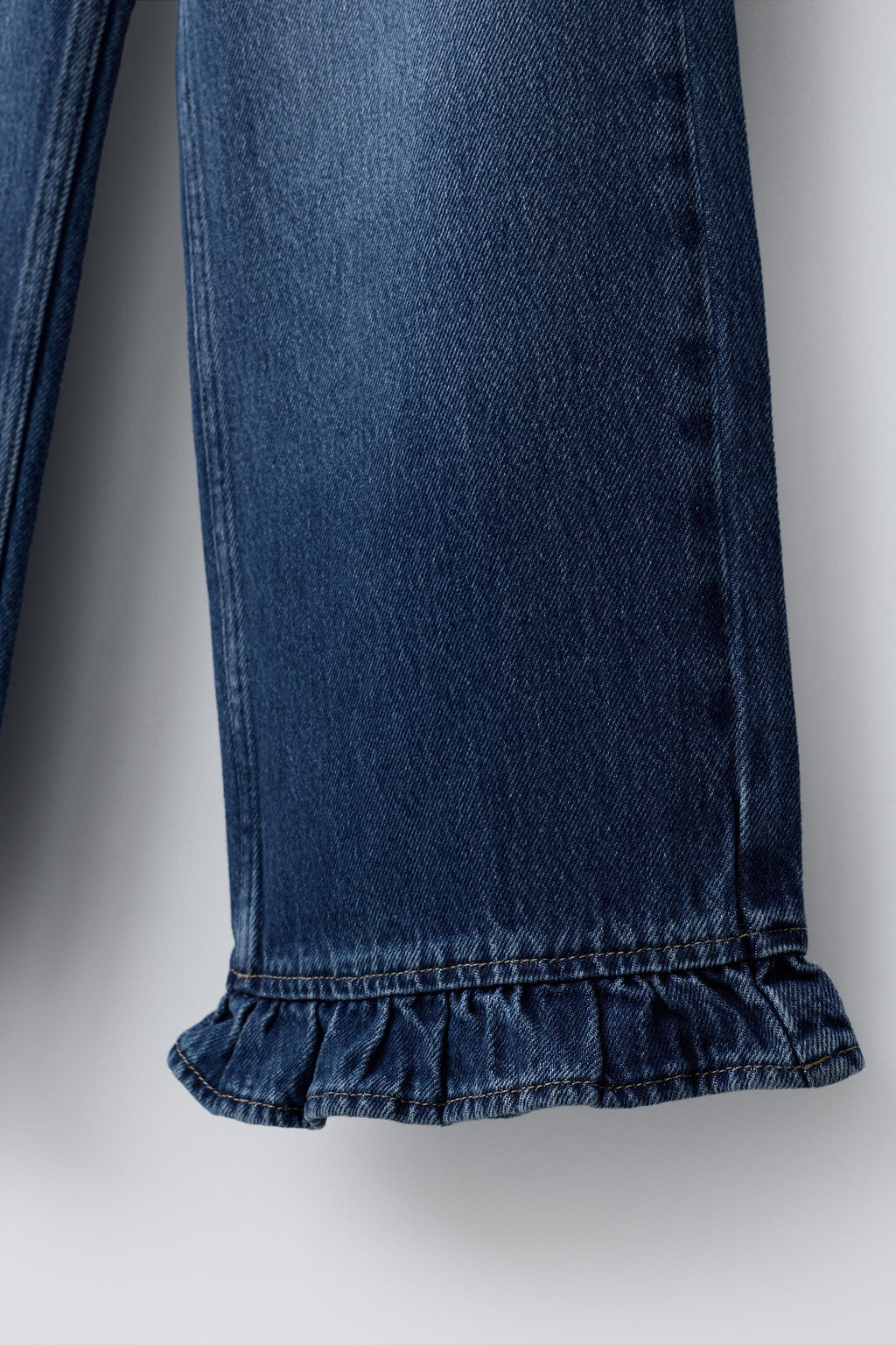 JEANS WITH RUFFLED HEM - Zara фото 4