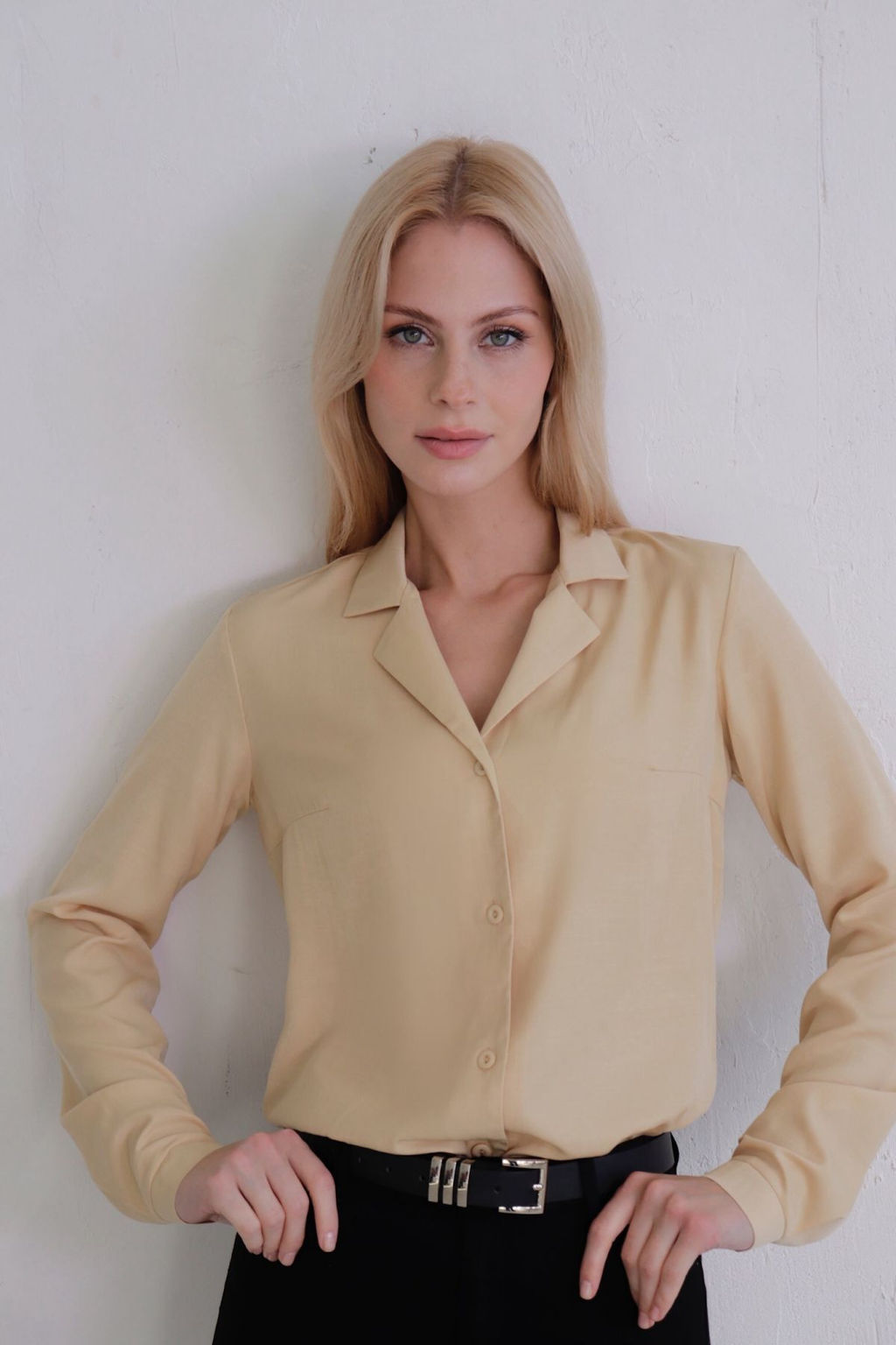 10787 Блуза с английским воротником в палевом оттенке - Martichelli фото 4