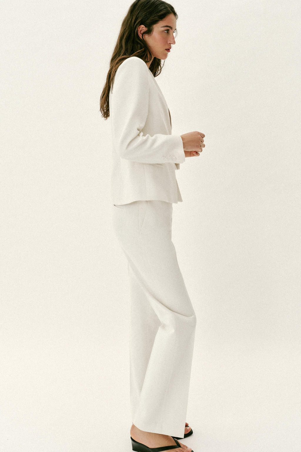 BLAZER ENTALLADA HOMBRERAS / Crudo - Zara фото 3