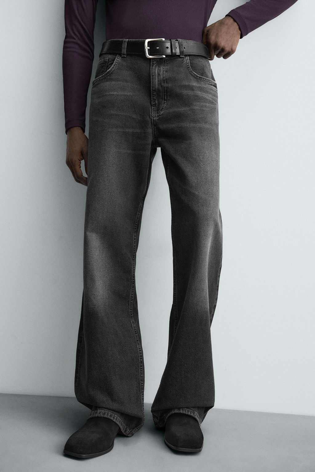 FLARE FIT JEANS