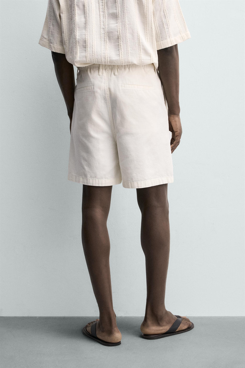 BERMUDA REGULAR FIT MEZCLA ALGOD?N / Blanco roto