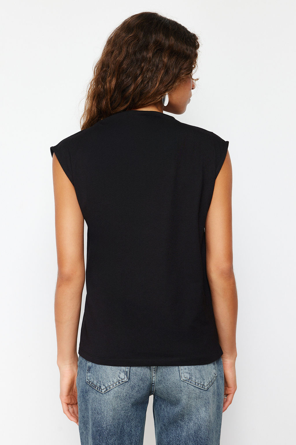 Siyah Kay?k Yaka S?f?r Kol Buzgulu Orme T-Shirt TWOSS24TS00051