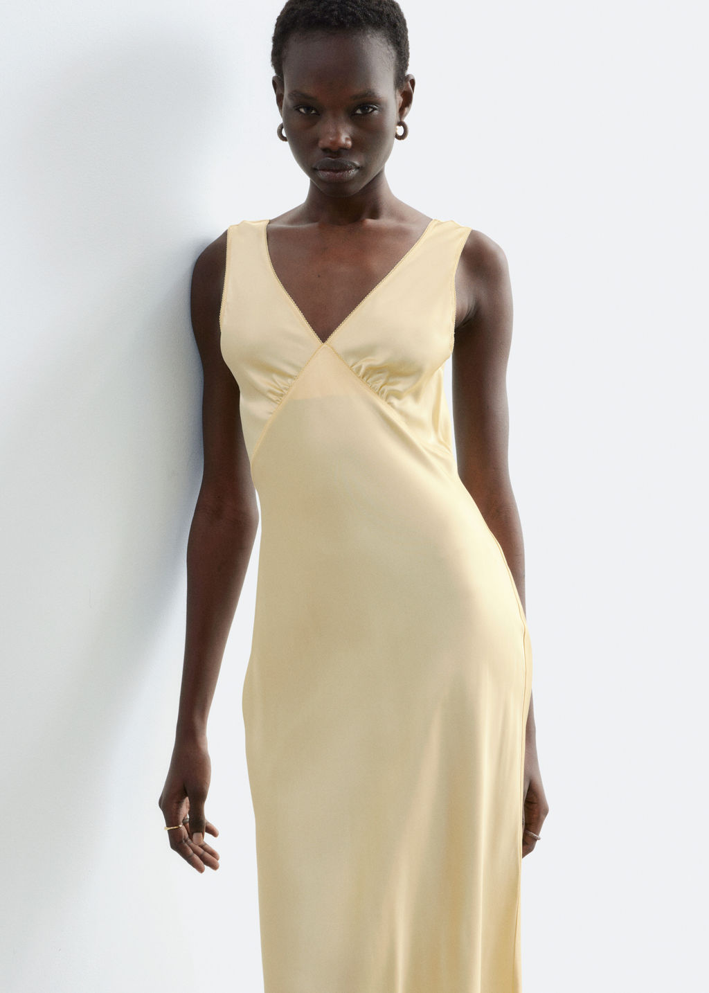 Vestido midi lencero con escote en pico - H&m фото 8