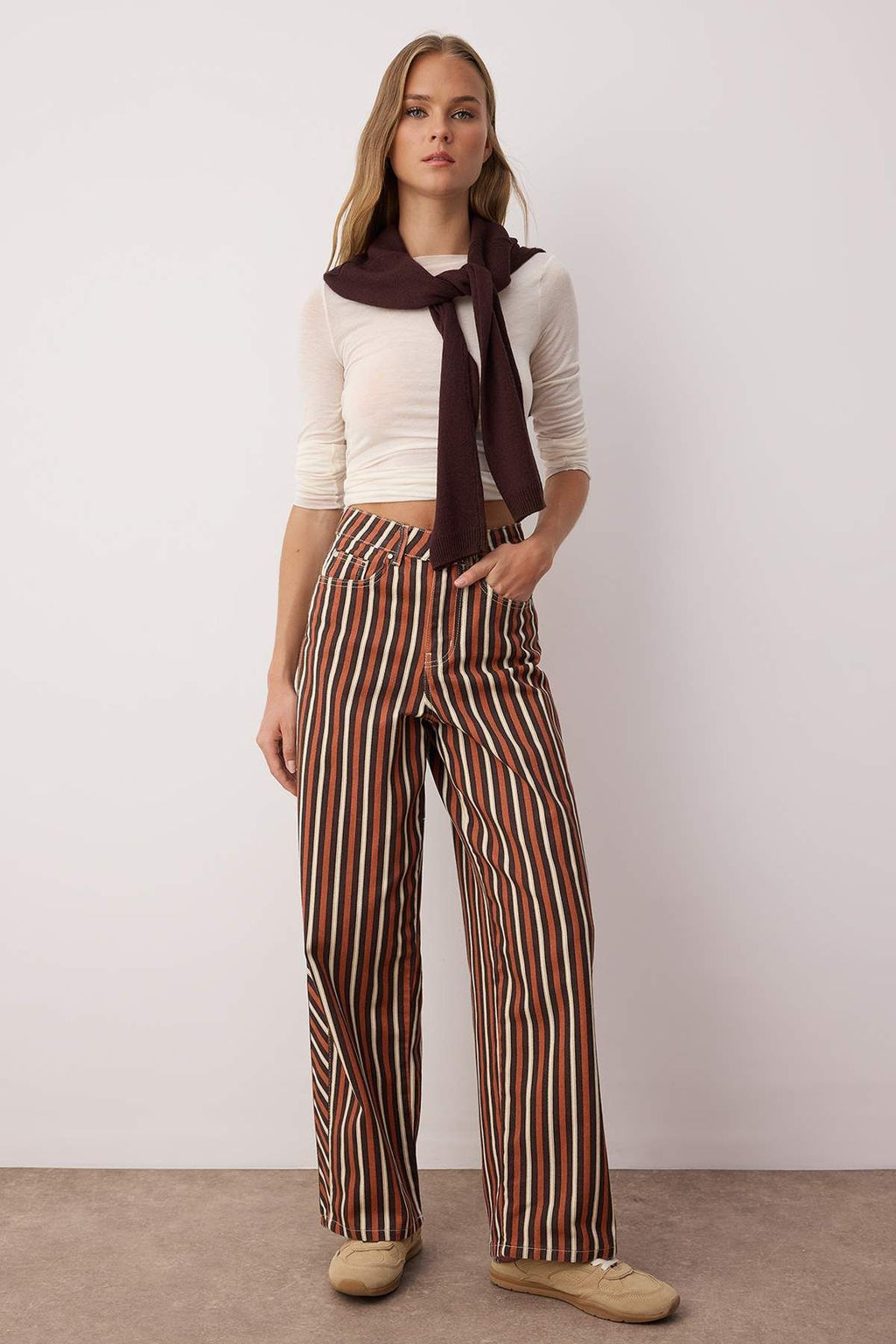 Kahverengi Cizgi Desenli Normal Bel Loose Baggy Jeans TWOAW26JE00003 - Trendyolmilla фото 2