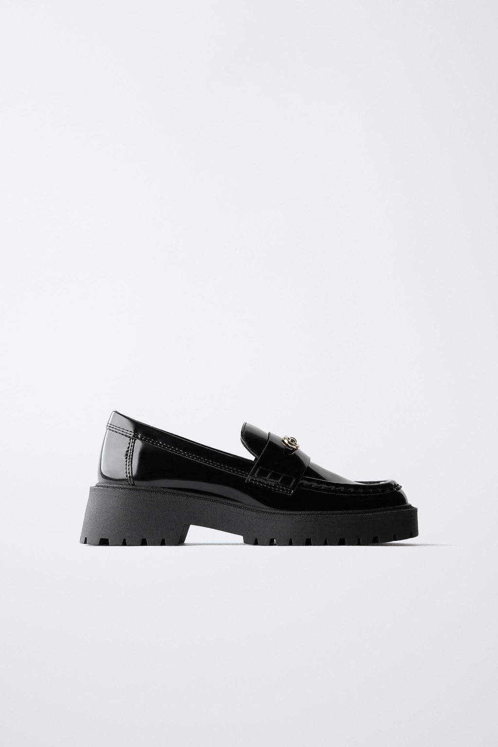 METAL DETAIL MOCCASINS