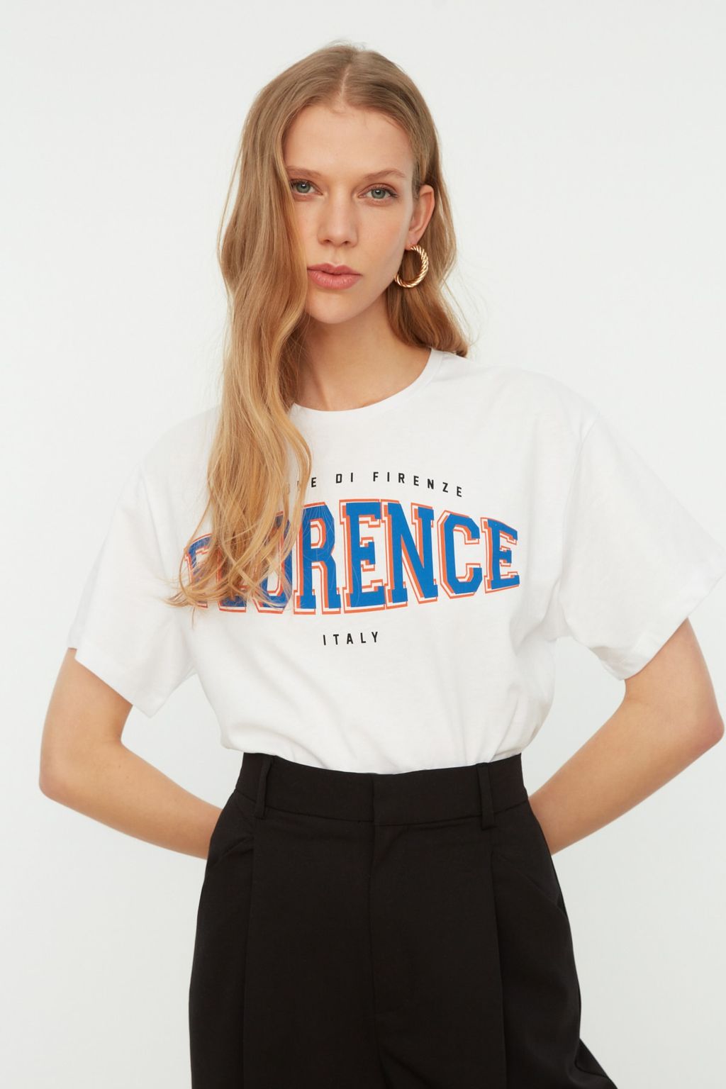 TRENDYOLMILLA Beyaz %100 Pamuk Bisiklet Yaka Bask?l? Oversize/Genis Kal?p Orme T-Shirt TWOSS22TS0994  фото 6