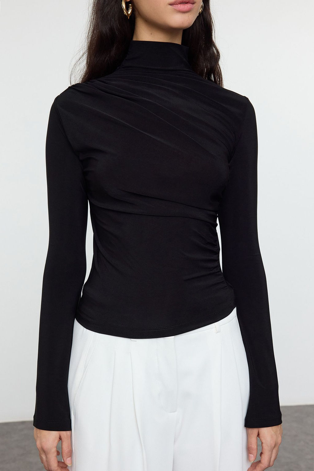 Trendyolmilla Siyah Fitted/Vucuda Oturan Ispanyol Kollu Esnek Orme Bluz TWOAW25BZ00318  фото 8