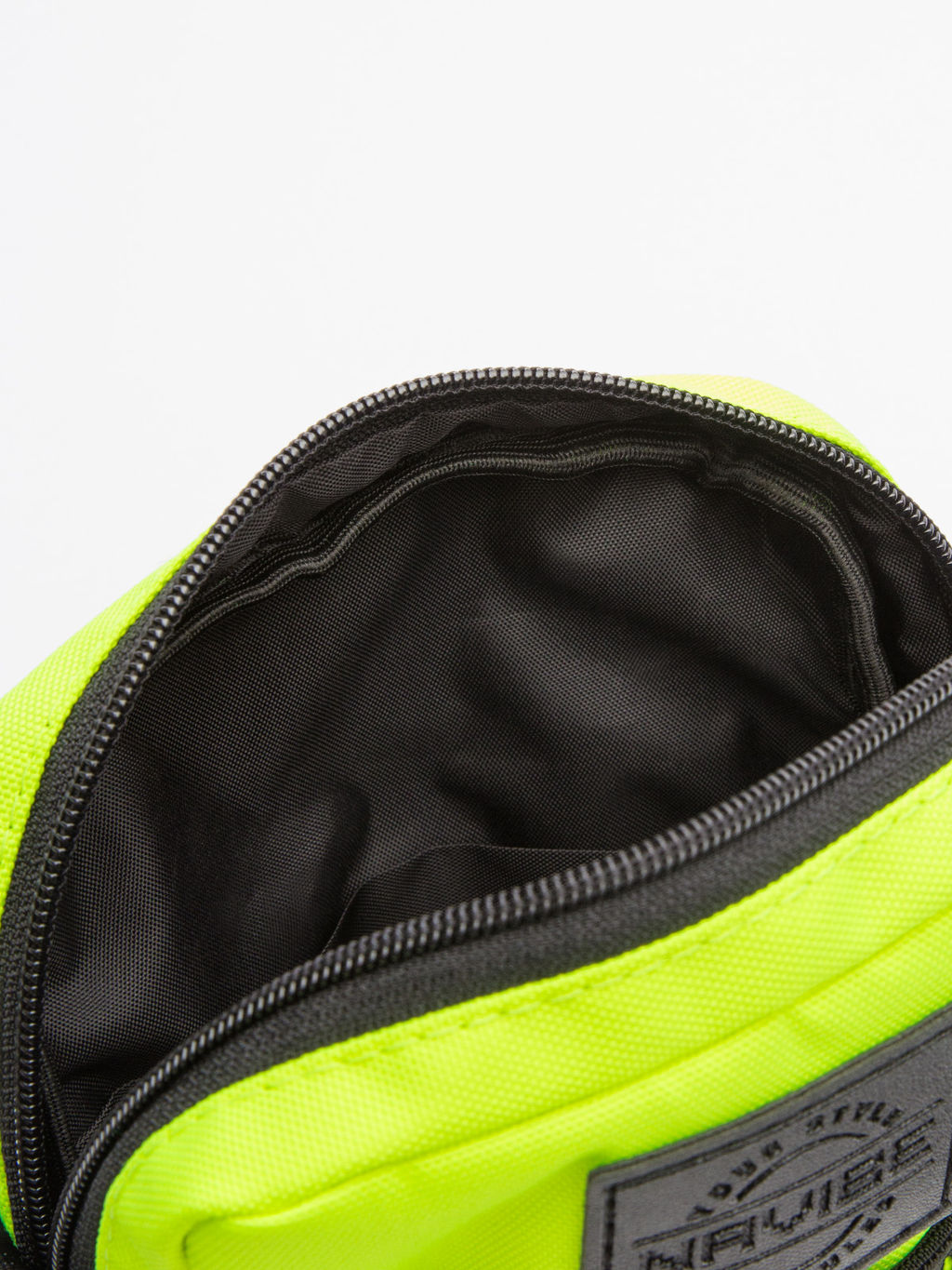 V54 001 32 Сумка мессенджер