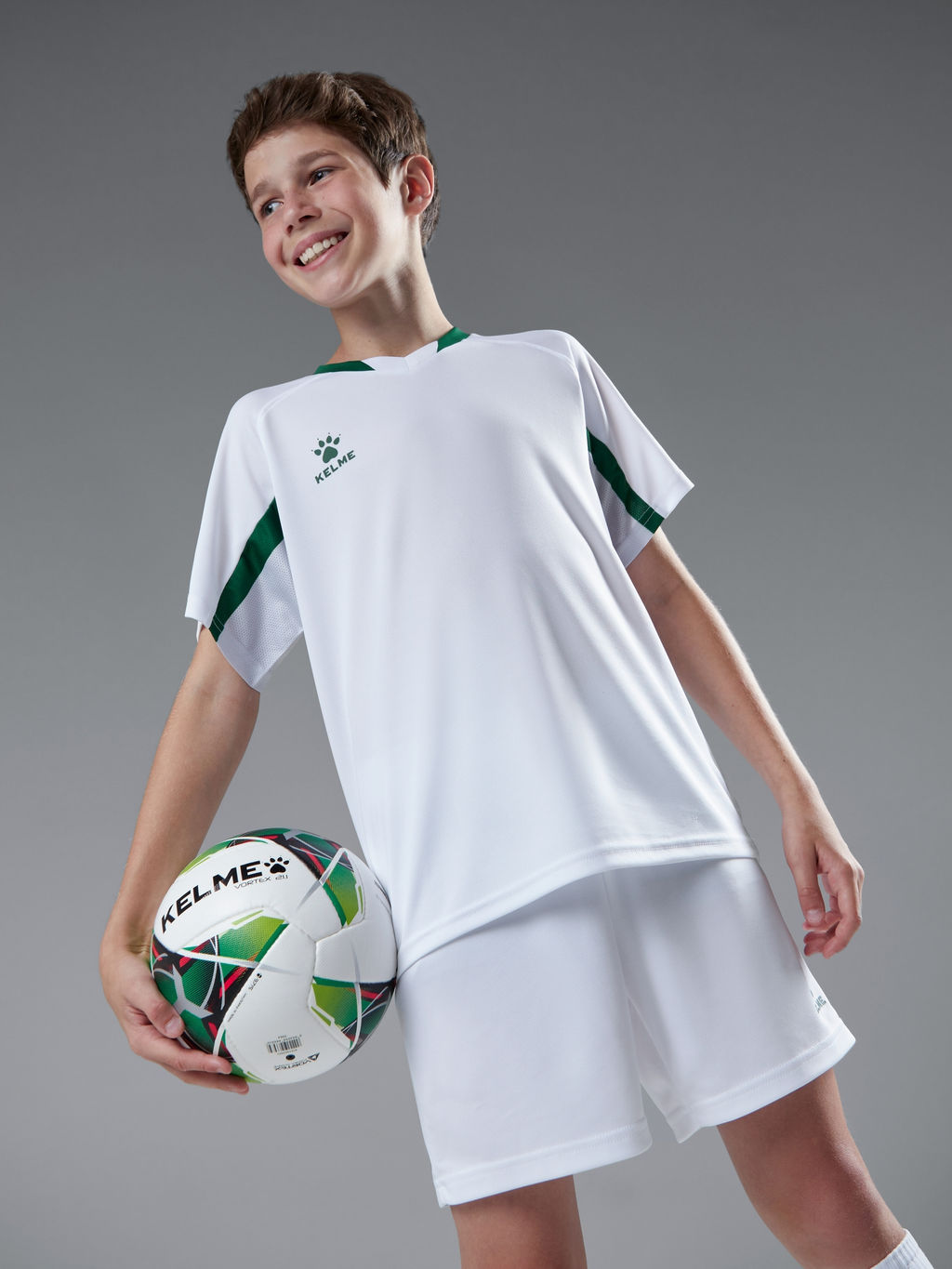 Детская футбольная форма KELME Football Suit (White/Green)