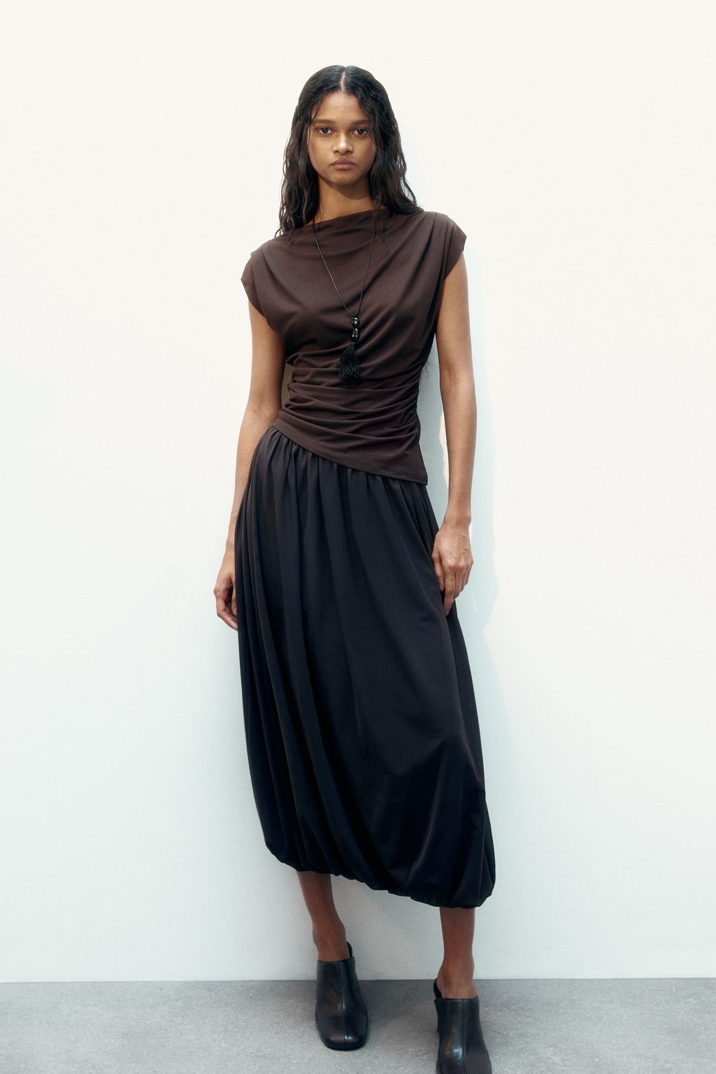 Top drapeado con escote barco - H&m фото 9