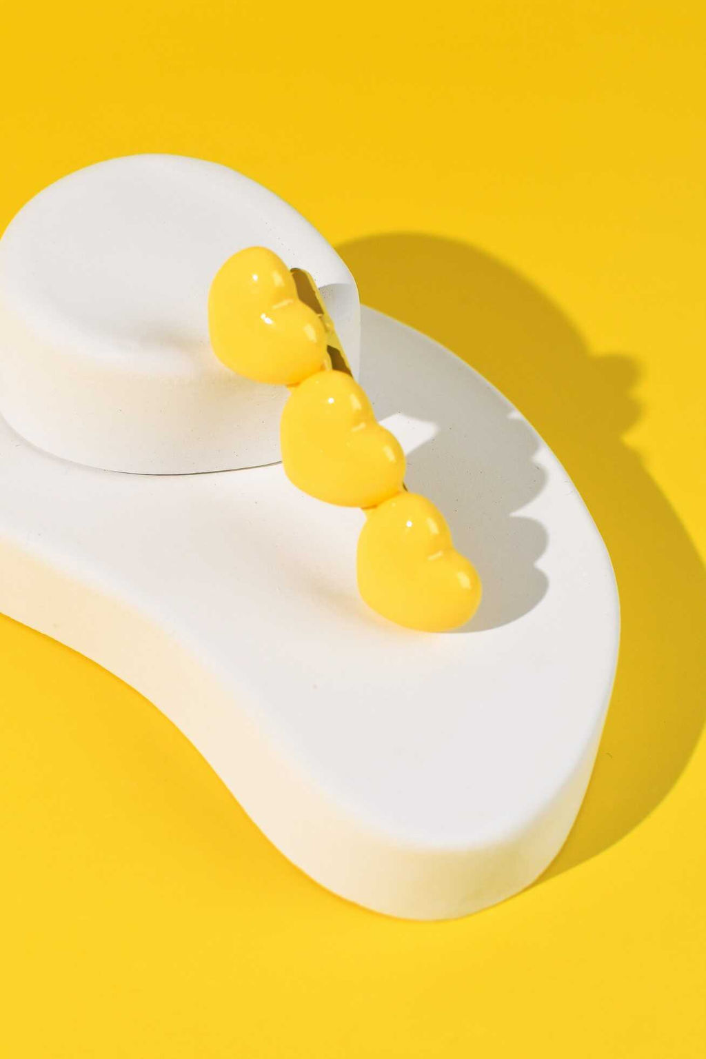 Заколка для волос зажим, арт. 71769 / 10 СЕРДЕЧКИ (в наборе: 1шт., 6,5 см, черный металл, полиэфирная смола, цвет: жёлтый, подложка из мелованного картона + ПЭТ-пакет с европодвесом)