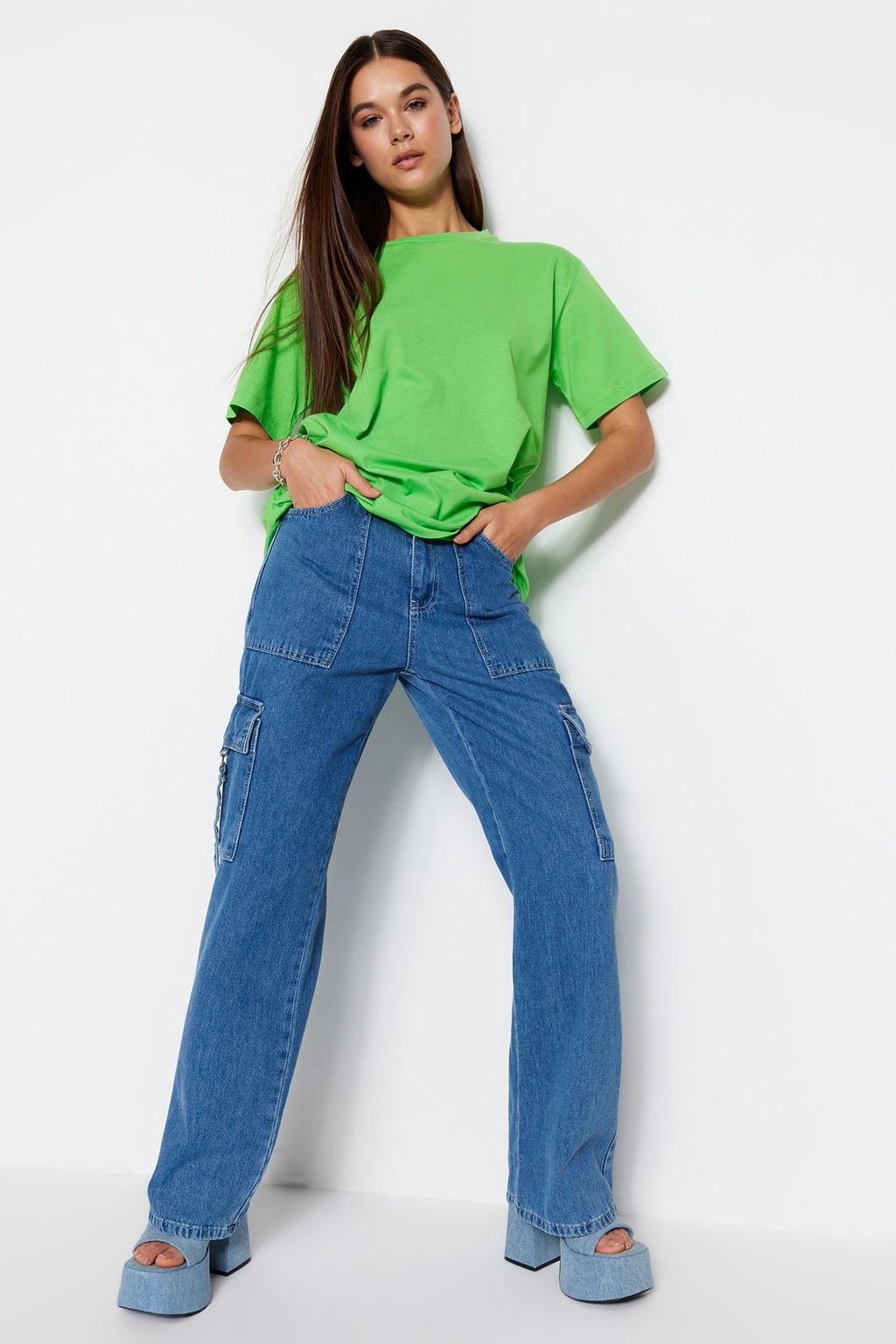 Yesil %100 Pamuk Bisiklet Yaka Oversize/Genis Kal?p Orme T-Shirt TWOSS20TS0134