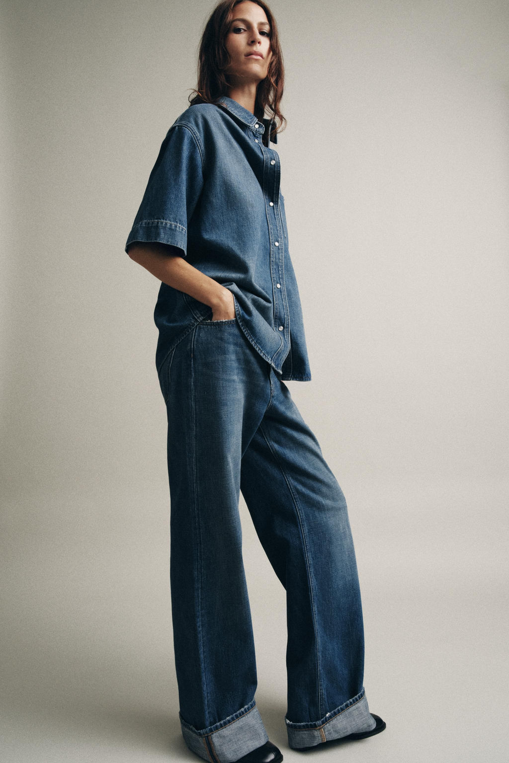 ZW COLLECTION MID-WAIST TURN-UP HEM JEANS - Zara фото 14